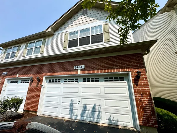 $359,900 | 24041 Walnut Circle, Plainfield, IL 60585