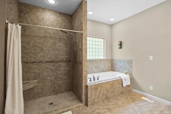 $525,000 | 6203 Munsee Drive, West Lafayette, IN 47906