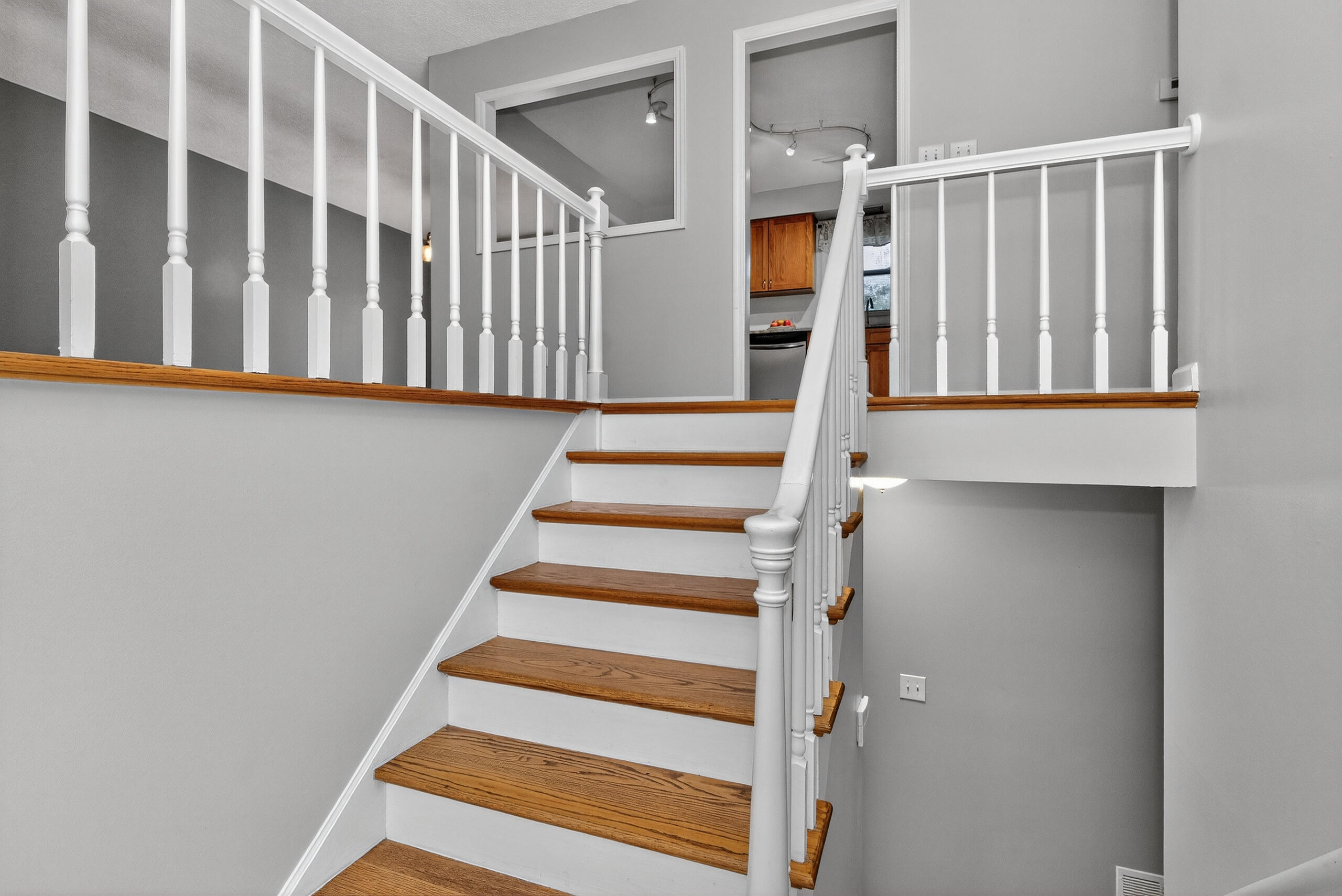 521 Severn Way Lexington, KY 40503 - Photo 6 of 44 521 Severn Way (6)
