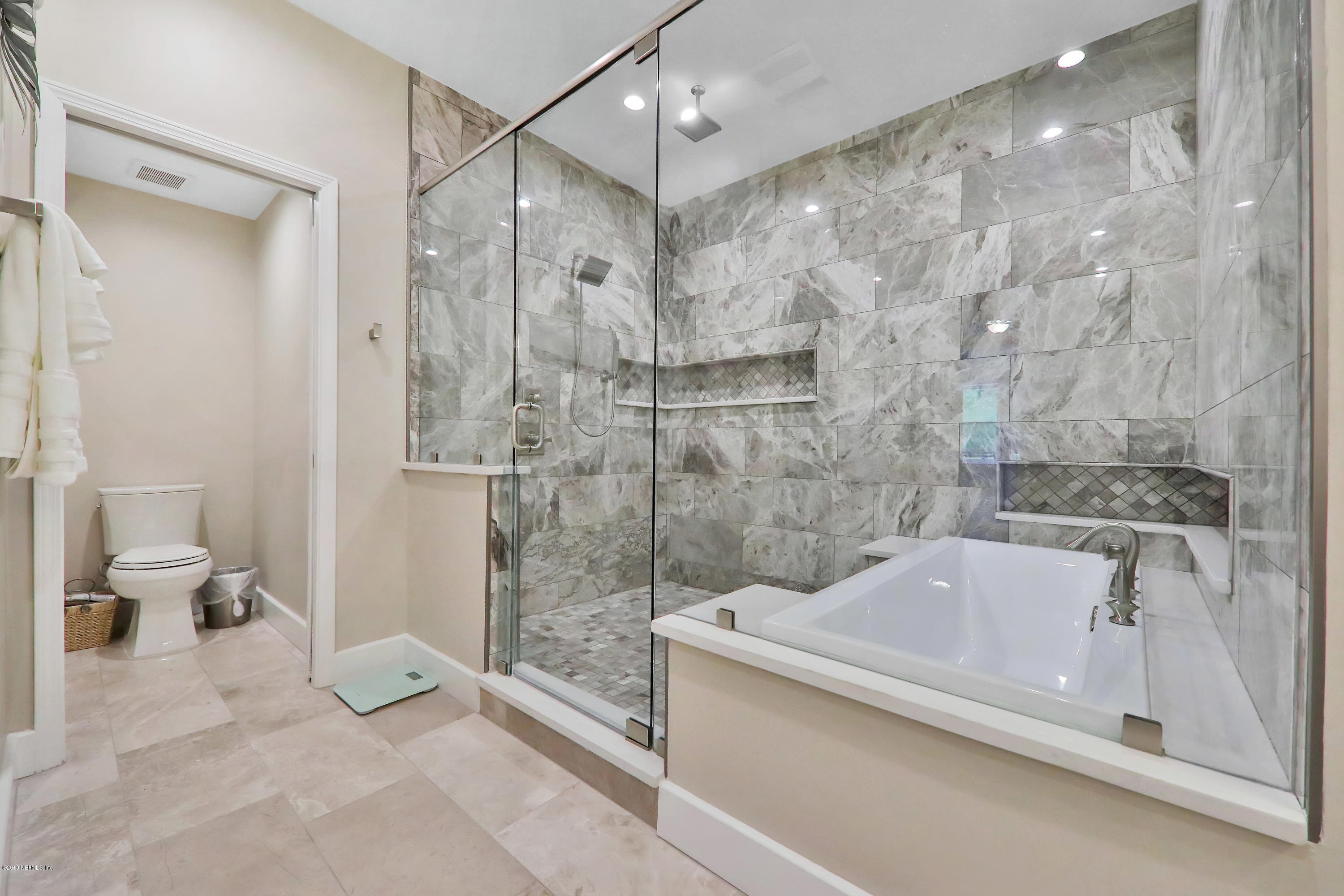 11207 Branan Field Road Jacksonville, FL 32222 - Photo 32 of 102 Shower Room w TubBath