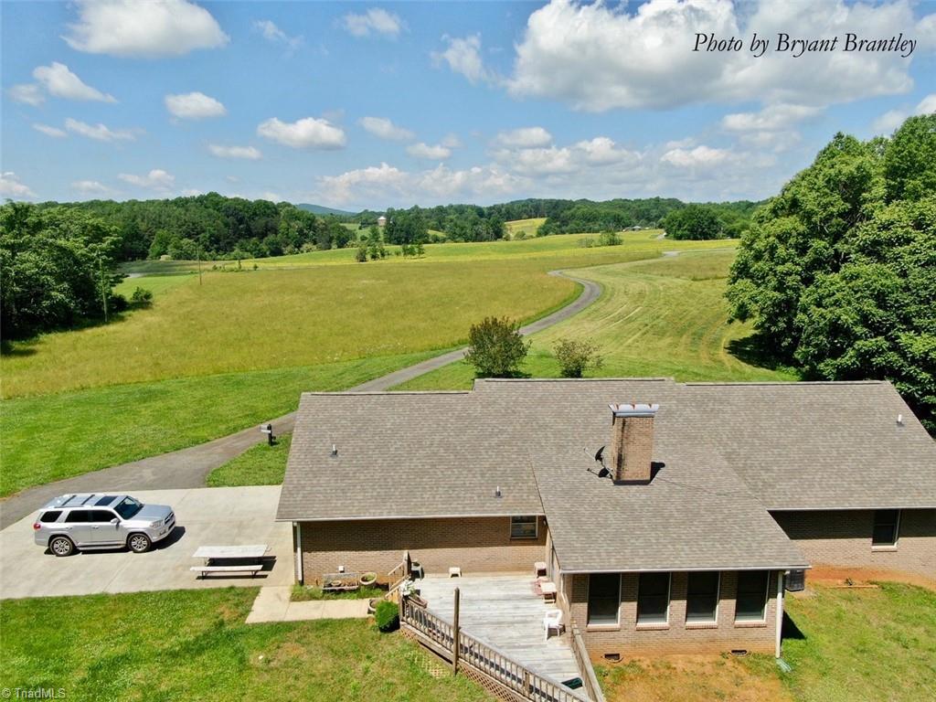 332 Albion Church Road Mount Airy, NC 27030 - Photo 6 of 42 Gallery Image 6