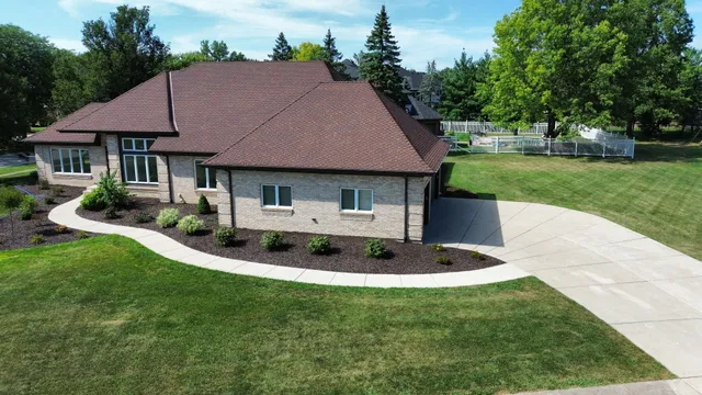 $750,000 | 12657 Lake View Drive, Orland Park, IL 60467