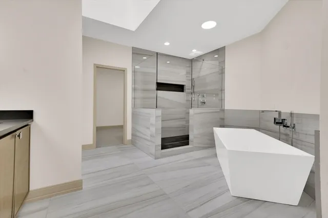 $750,000 | 12657 Lake View Drive, Orland Park, IL 60467