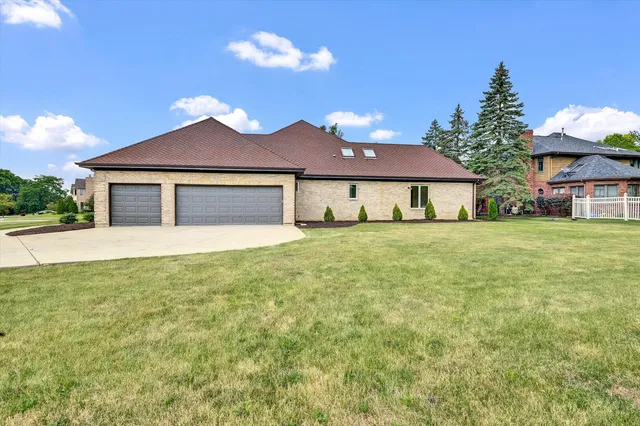 $750,000 | 12657 Lake View Drive, Orland Park, IL 60467
