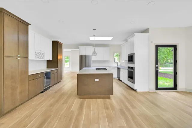 $750,000 | 12657 Lake View Drive, Orland Park, IL 60467