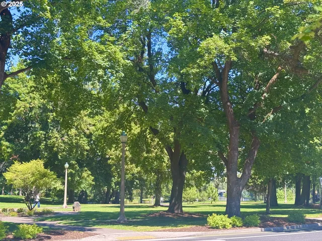 $2,499,000 | 898 Northwest Riverside Boulevard, Bend, OR 97703