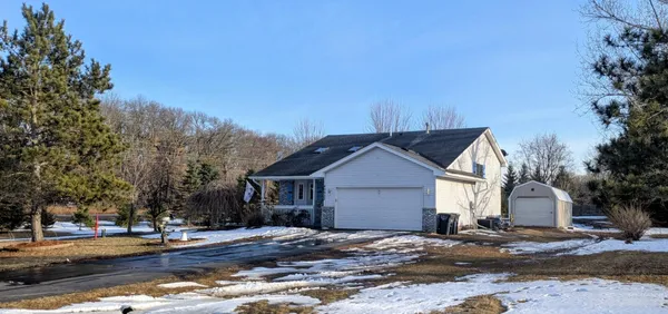 $349,900 | 40925 Fenian Way, North Branch, MN 55056