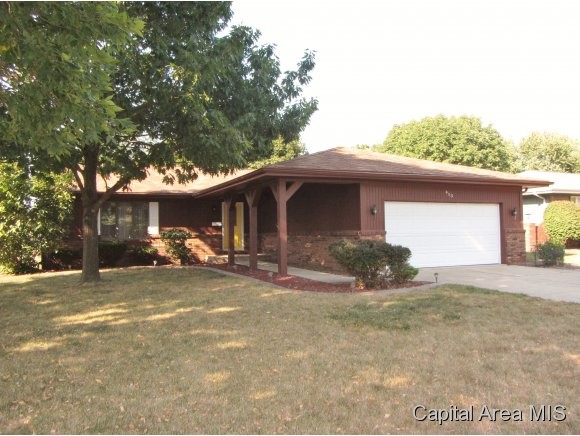 413 Merrymen Road Springfield, IL 62704 - Photo 1 of 12
