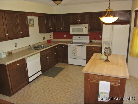 413 Merrymen Road Springfield, IL 62704 - Photo 4 of 12