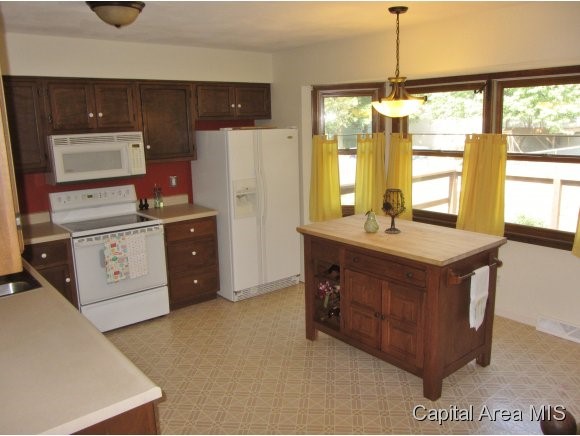413 Merrymen Road Springfield, IL 62704 - Photo 5 of 12