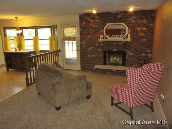 413 Merrymen Road Springfield, IL 62704 - Photo 6 of 12