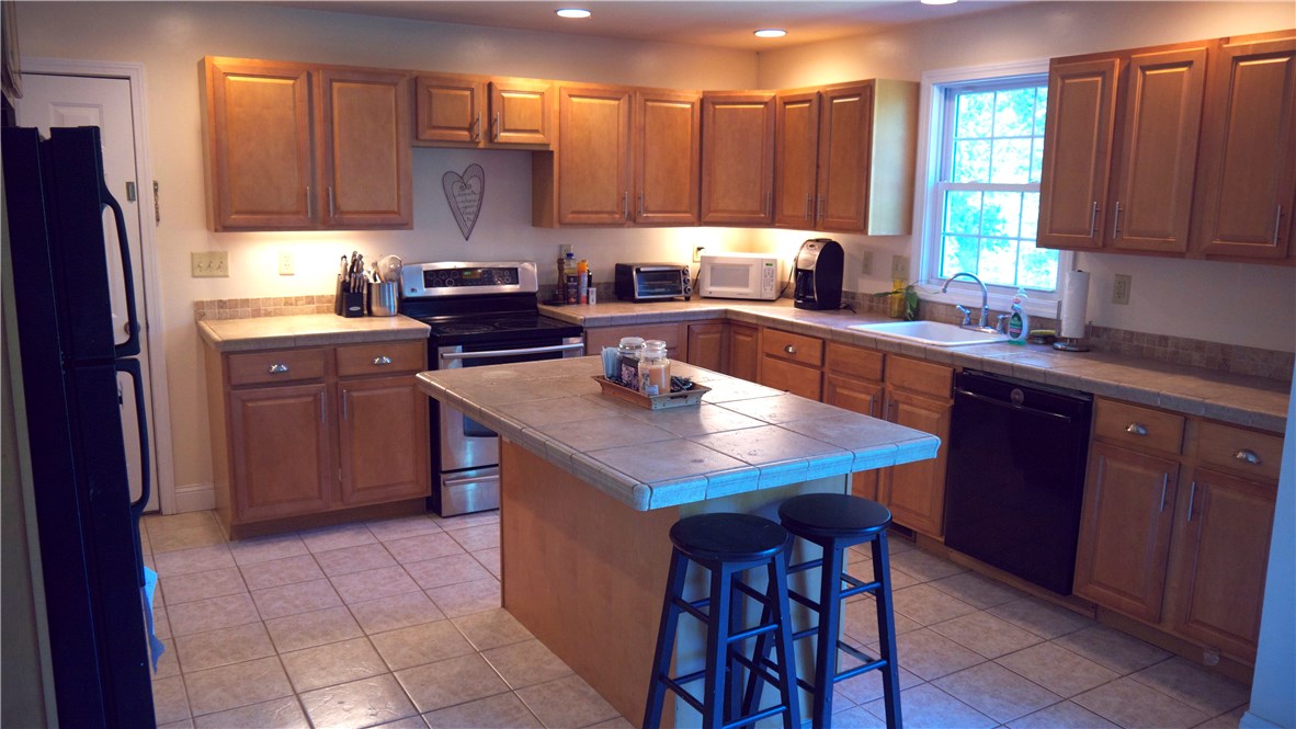 46 Buckeye Brook Road Charlestown, RI 02813 - Photo 3 of 21