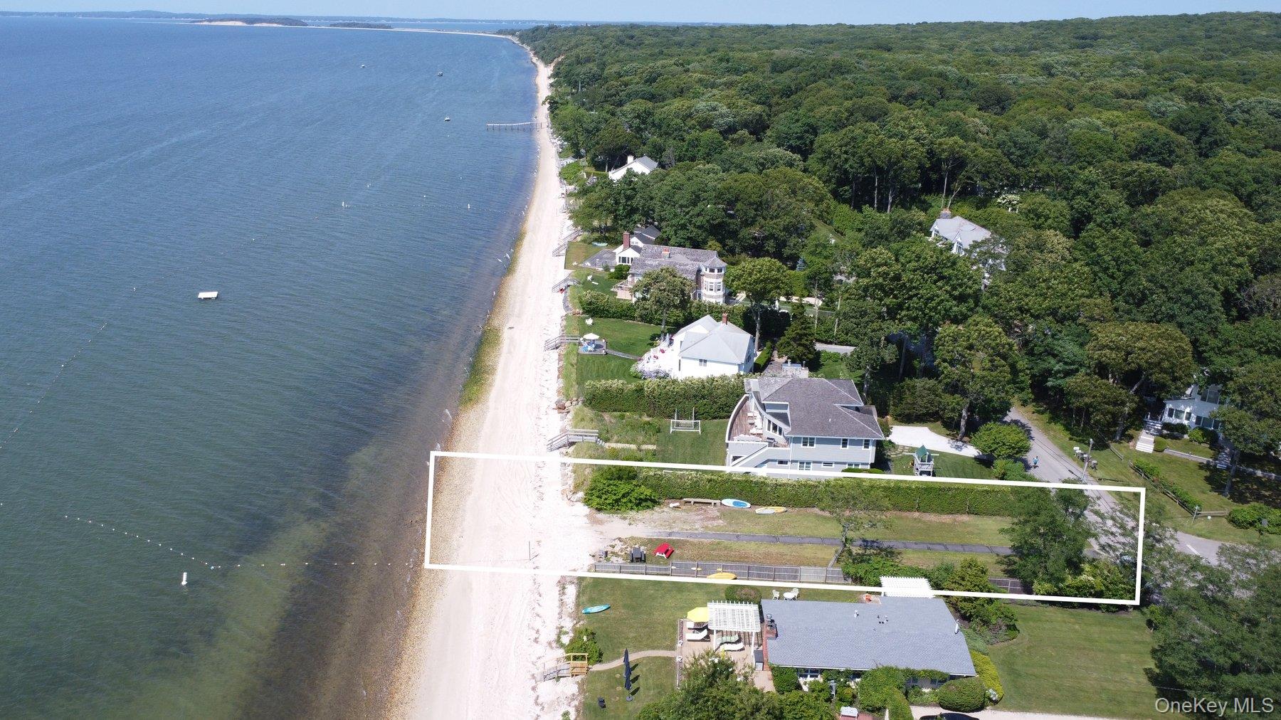 18 Bayview Road Southampton, NY 11968 - Photo 3 of 39