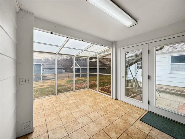 $245,000 | 737 Washington Street, Weston, MO 64098