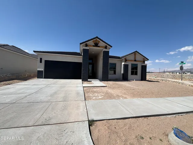 $425,950 | 321 Merced Court, El Paso, TX 79932
