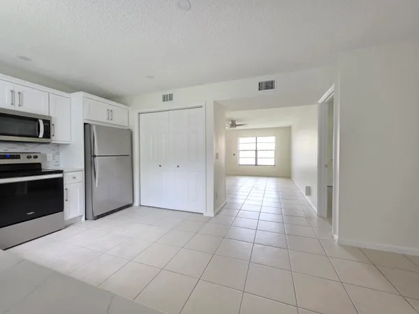 $2,450 | 5954 Longbow Lane, West Palm Beach, FL 33415