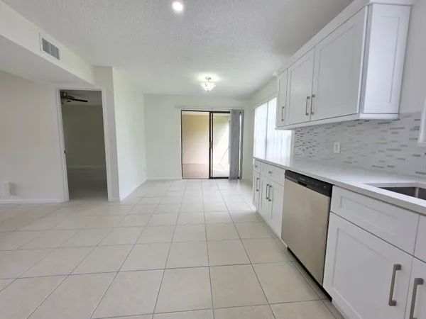 $2,450 | 5954 Longbow Lane, West Palm Beach, FL 33415