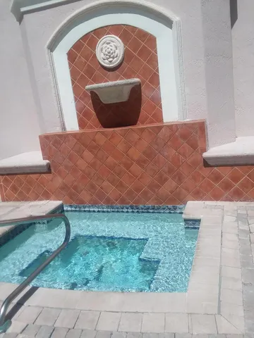 a view of livingroom with furniture