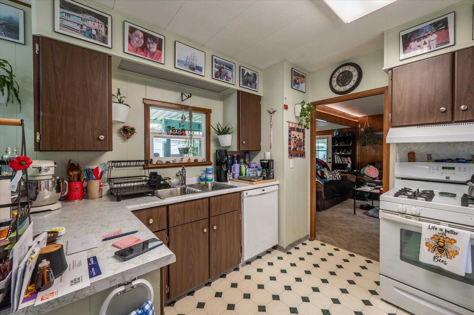 3000 Frontage Road, Unit SPC 75 Reedsport, OR 97467 - Photo 7 of 22 40-high res-11