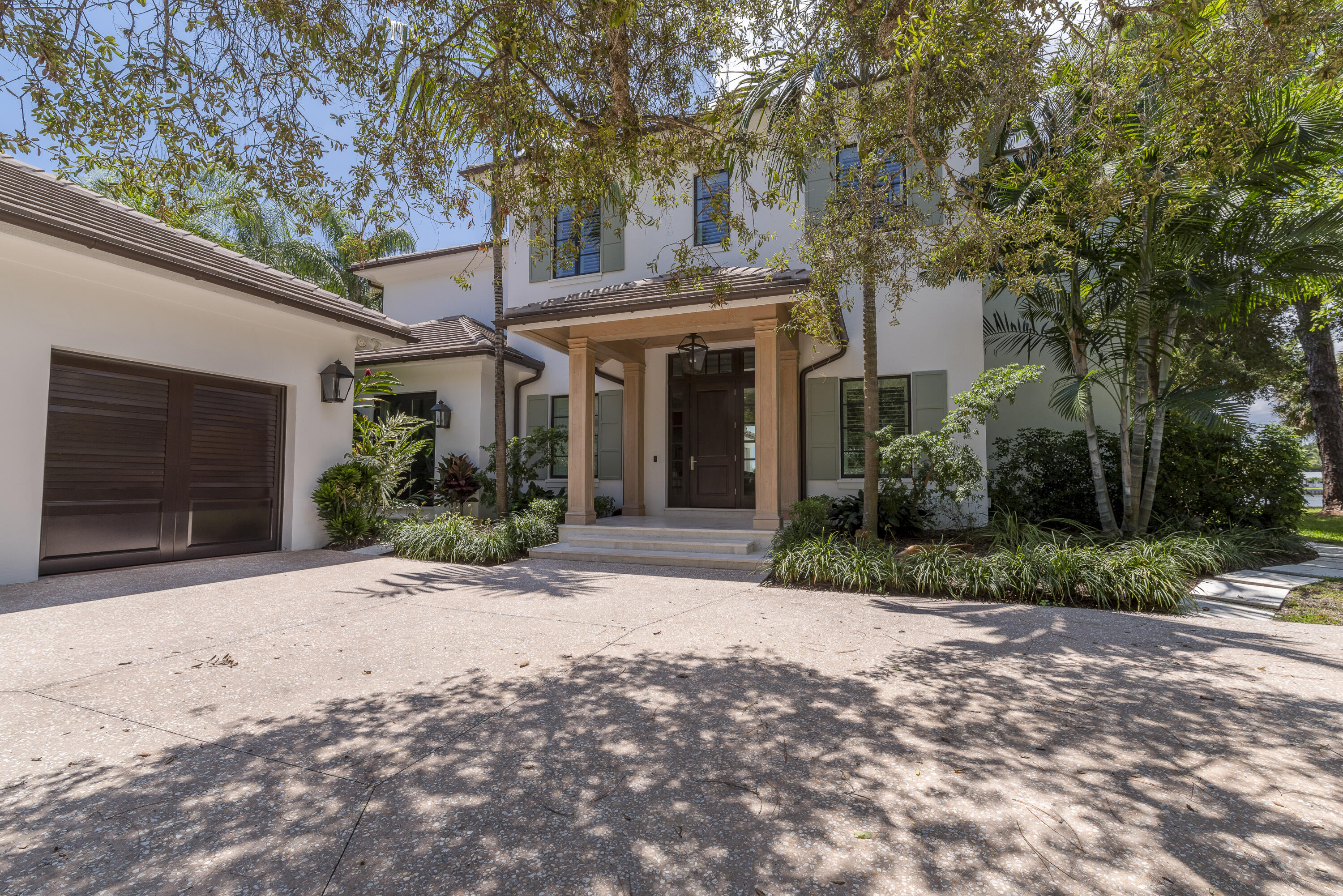 19651 North Riverside Drive Jupiter, FL 33469 - Photo 23 of 61 002