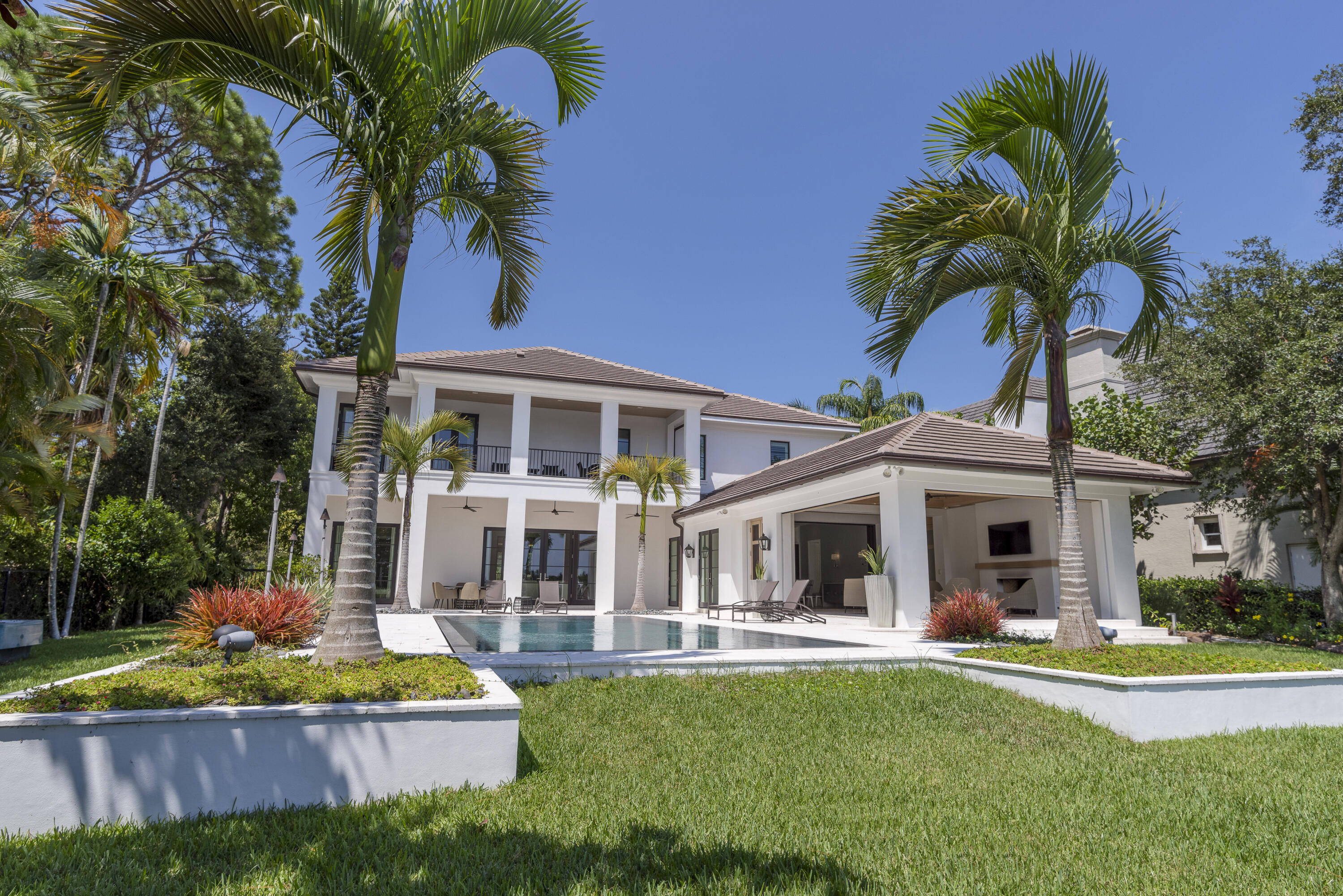 19651 North Riverside Drive Jupiter, FL 33469 - Photo 42 of 61 022