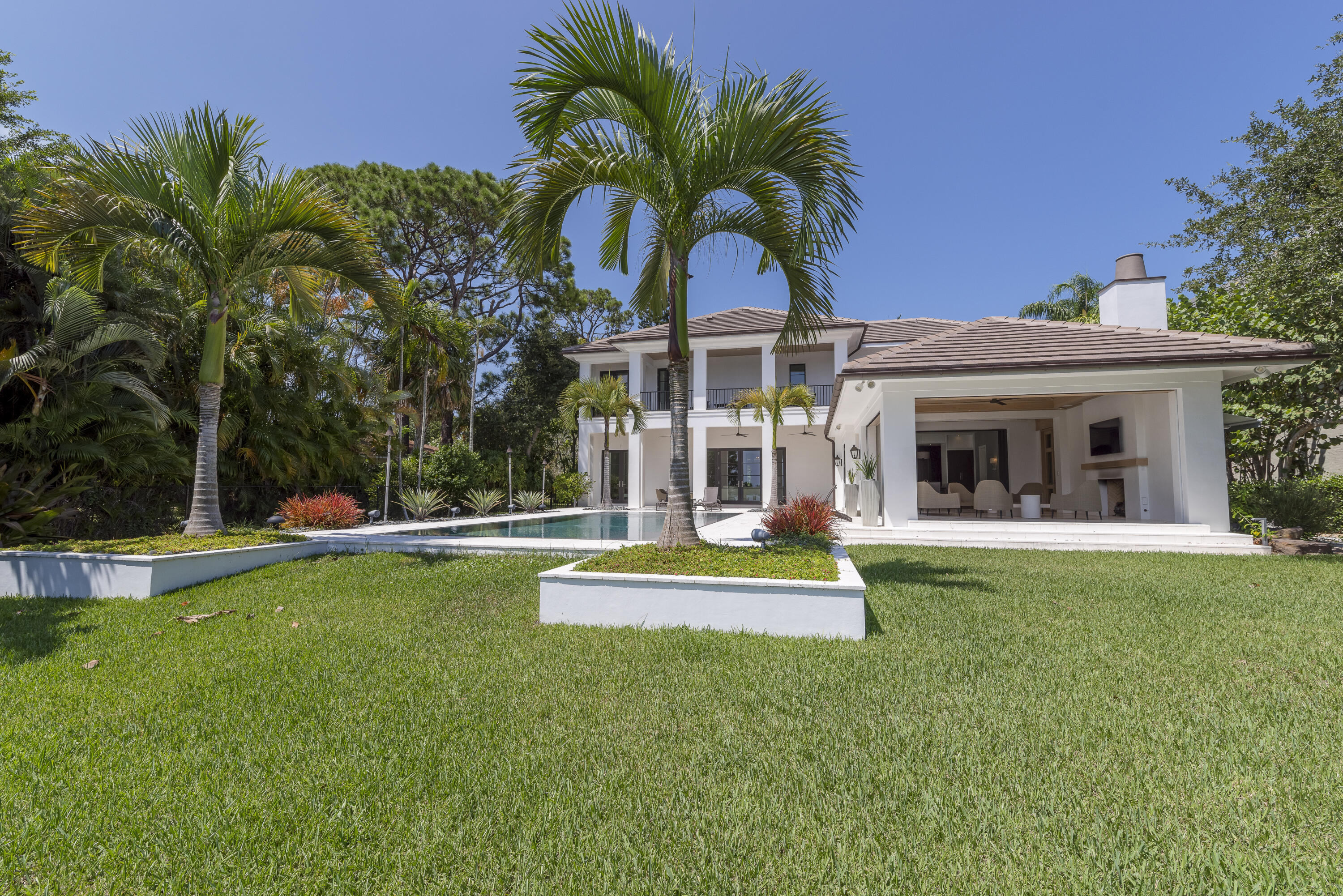 19651 North Riverside Drive Jupiter, FL 33469 - Photo 43 of 61 024