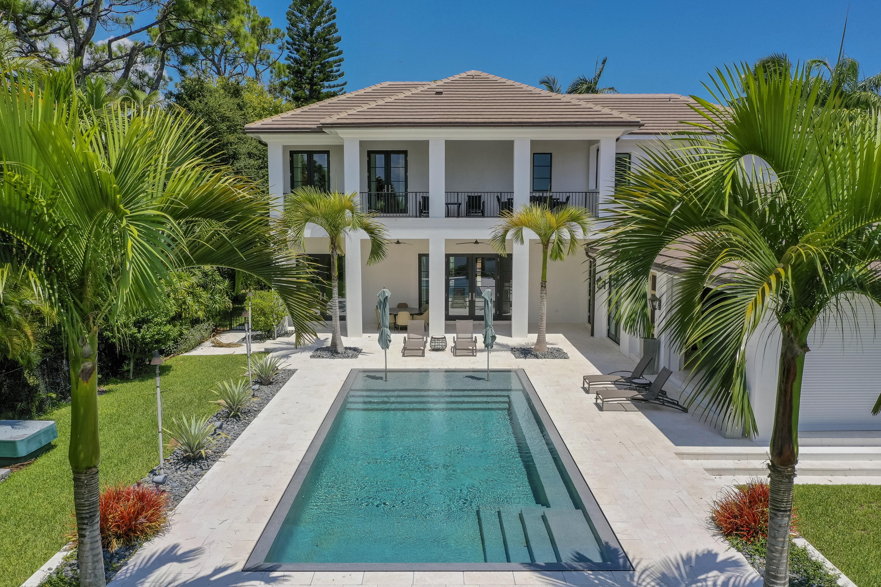 19651 North Riverside Drive Jupiter, FL 33469 - Photo 56 of 61 037