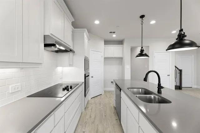 $385,432 | 670 Sandiford Court, Mansfield, TX 76063