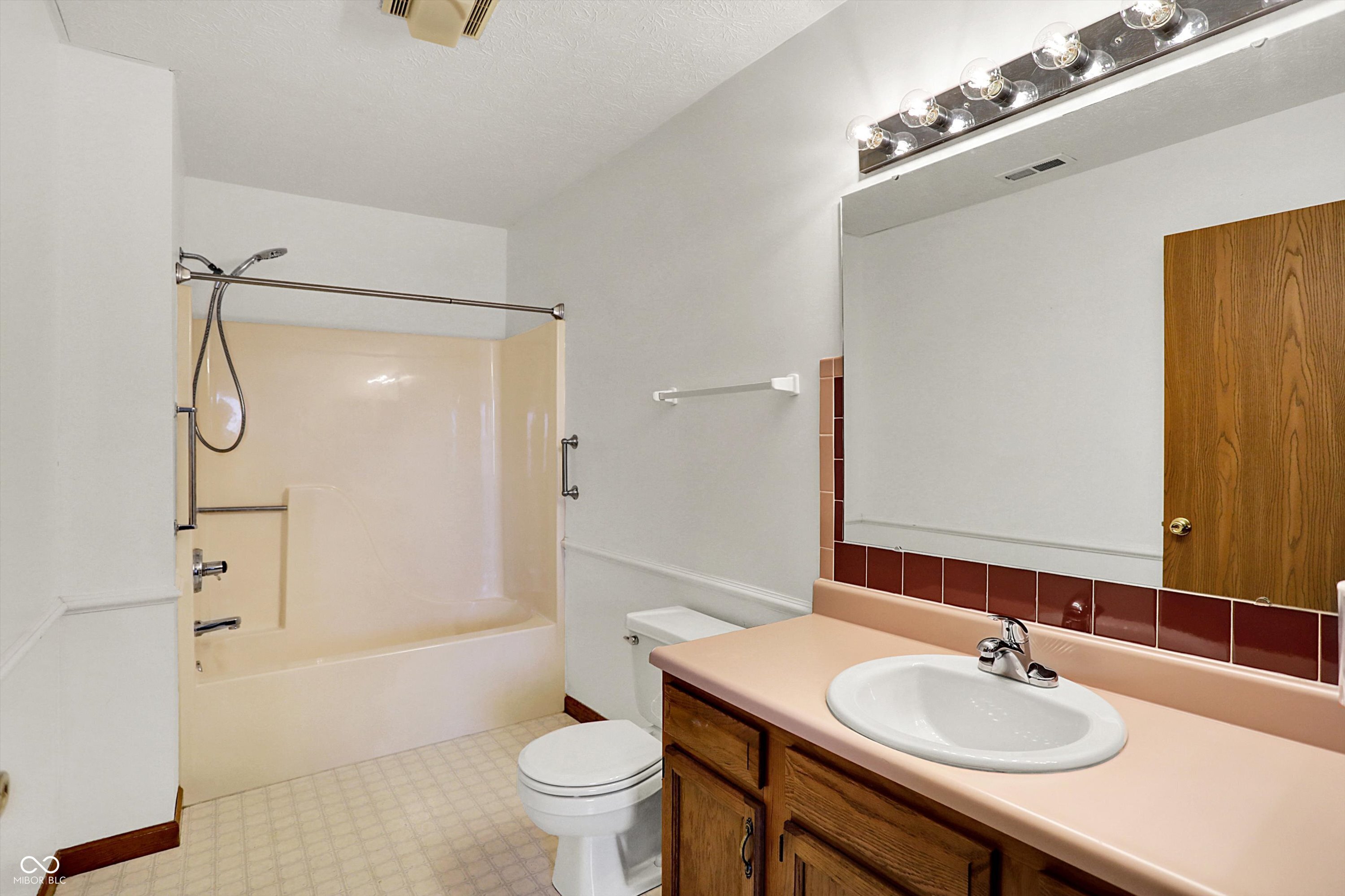 1035 Ina Circle Franklin, IN 46131 - Photo 15 of 18 Gallery Image 15