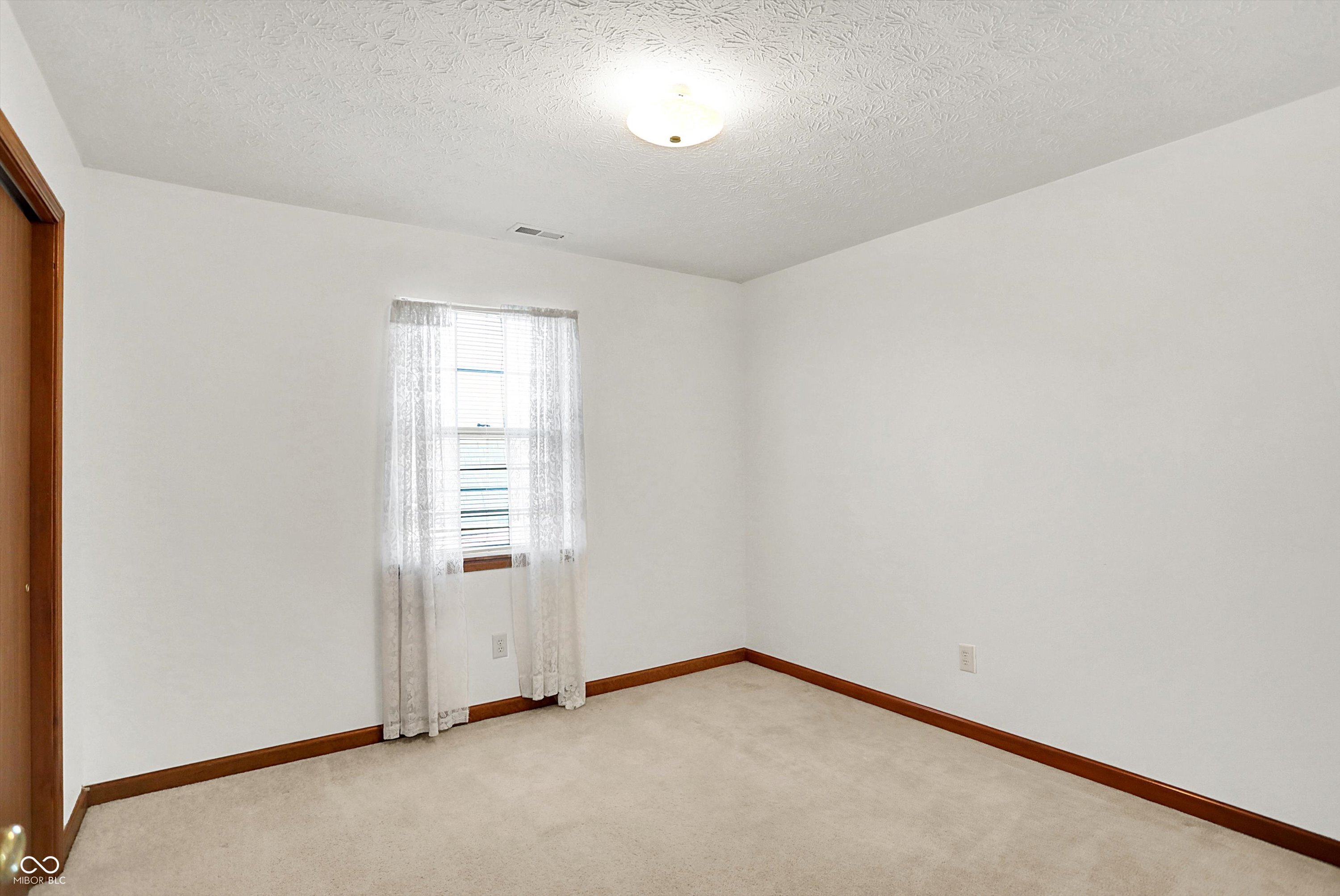 1035 Ina Circle Franklin, IN 46131 - Photo 16 of 18 Gallery Image 16