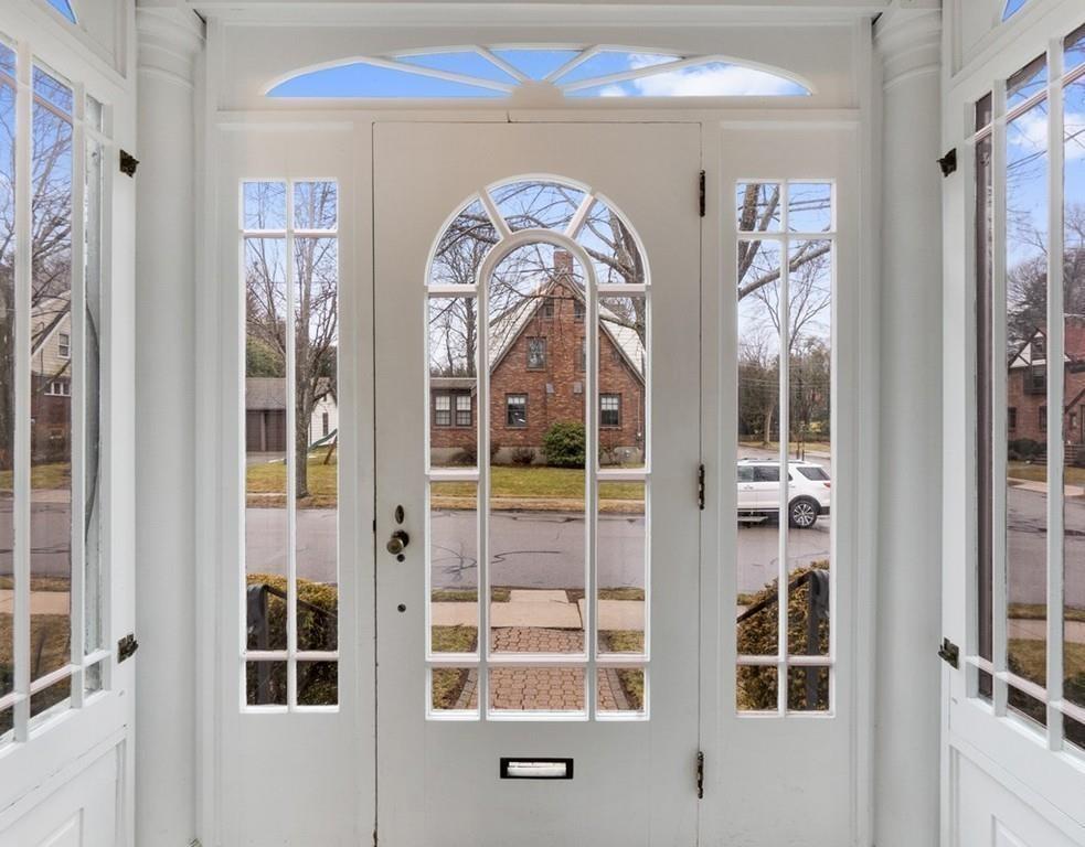 29 Ivy Road Belmont, MA 02478 - Photo 3 of 38