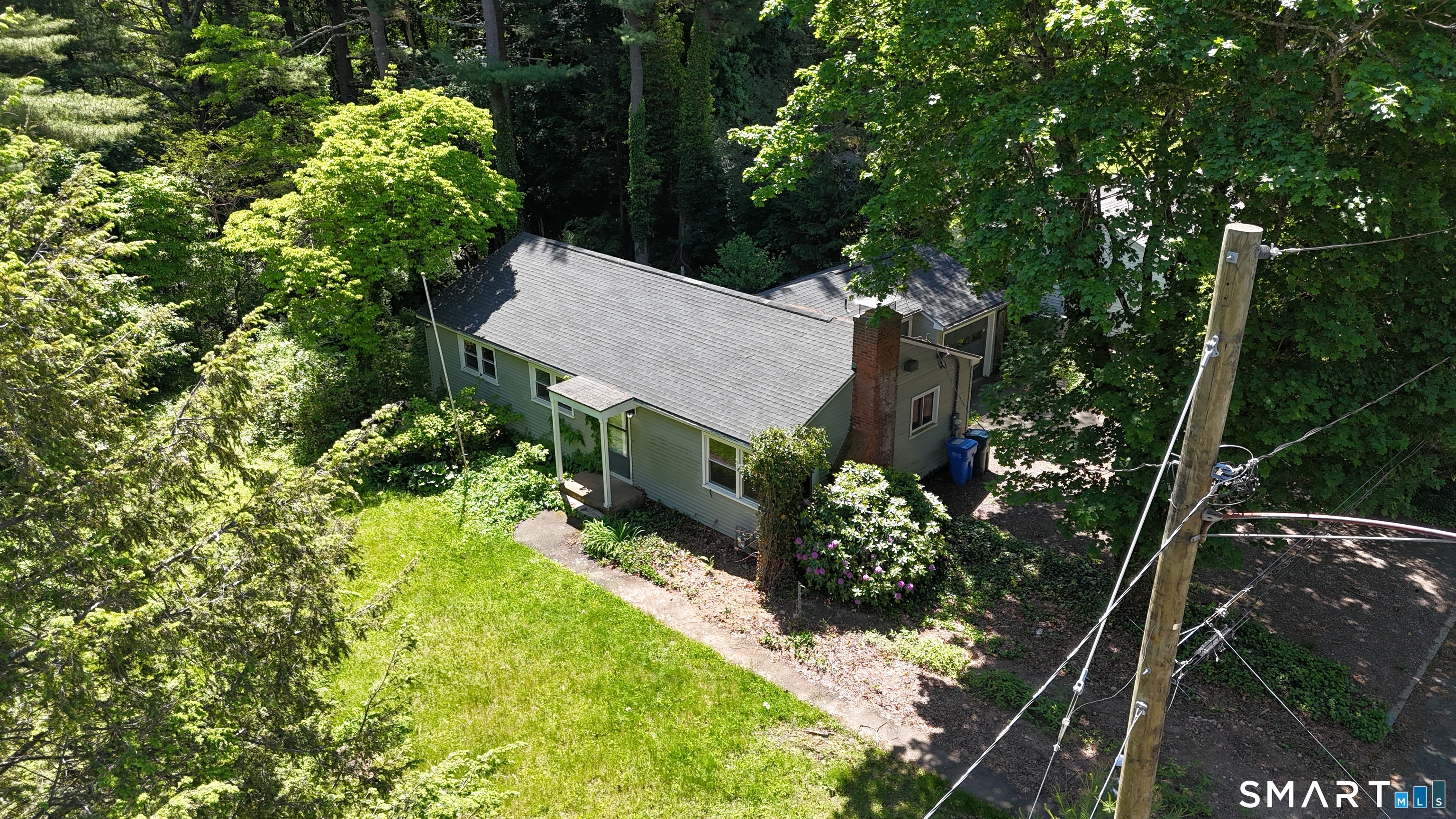 95 Riverside Drive Hamden, CT 06518 - Photo 3 of 26