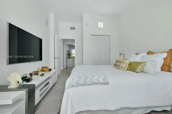 $15,000 | 1155 Brickell Bay Drive, Unit PH210, Miami, FL 33131