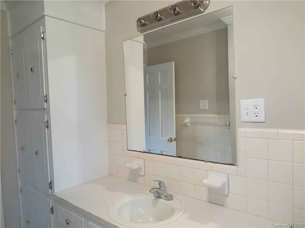 1041 Avondale Road Lowell, NC 28098 - Photo 14 of 22 Gallery Image 14