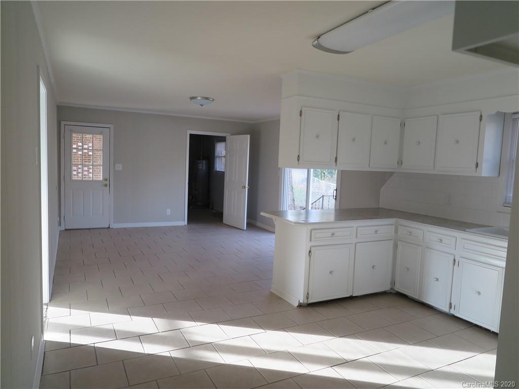 1041 Avondale Road Lowell, NC 28098 - Photo 4 of 22 Gallery Image 4