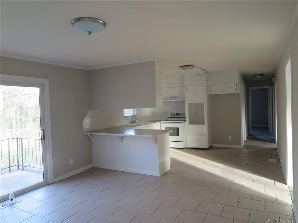 1041 Avondale Road Lowell, NC 28098 - Photo 5 of 22 Gallery Image 5