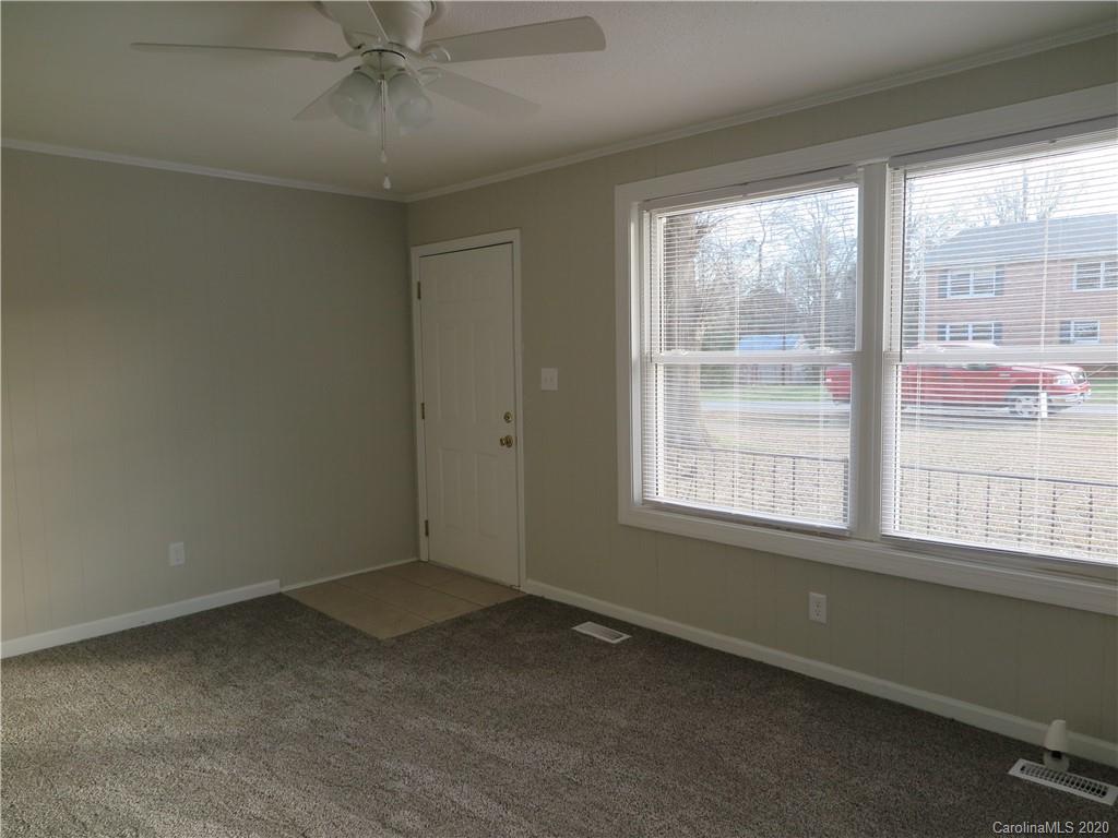 1041 Avondale Road Lowell, NC 28098 - Photo 7 of 22 Gallery Image 7