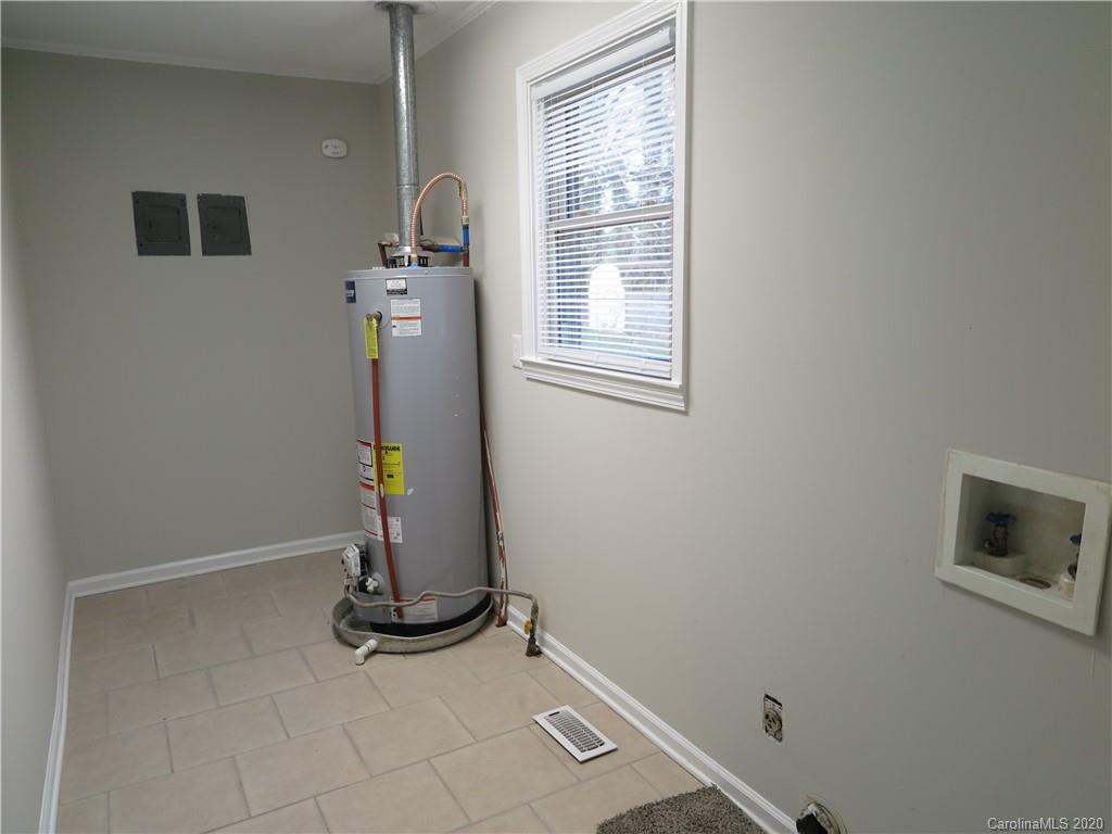 1041 Avondale Road Lowell, NC 28098 - Photo 8 of 22 Gallery Image 8