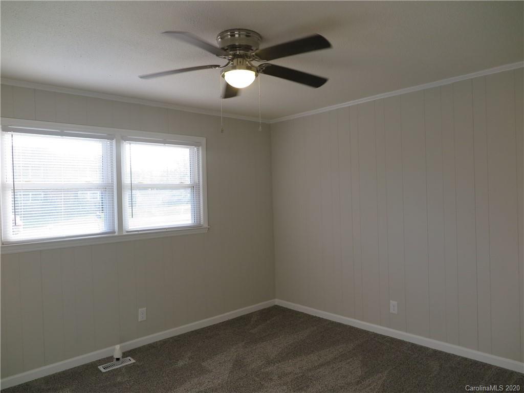 1041 Avondale Road Lowell, NC 28098 - Photo 9 of 22 Gallery Image 9
