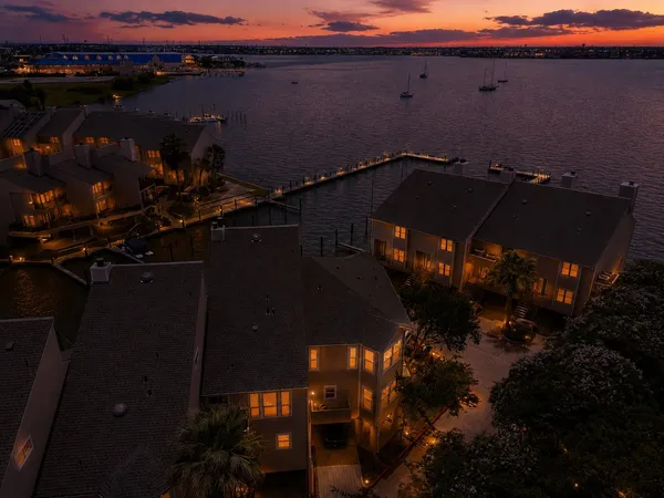 $428,000 | 3663 East NASA Parkway, Unit 708, Seabrook, TX 77586