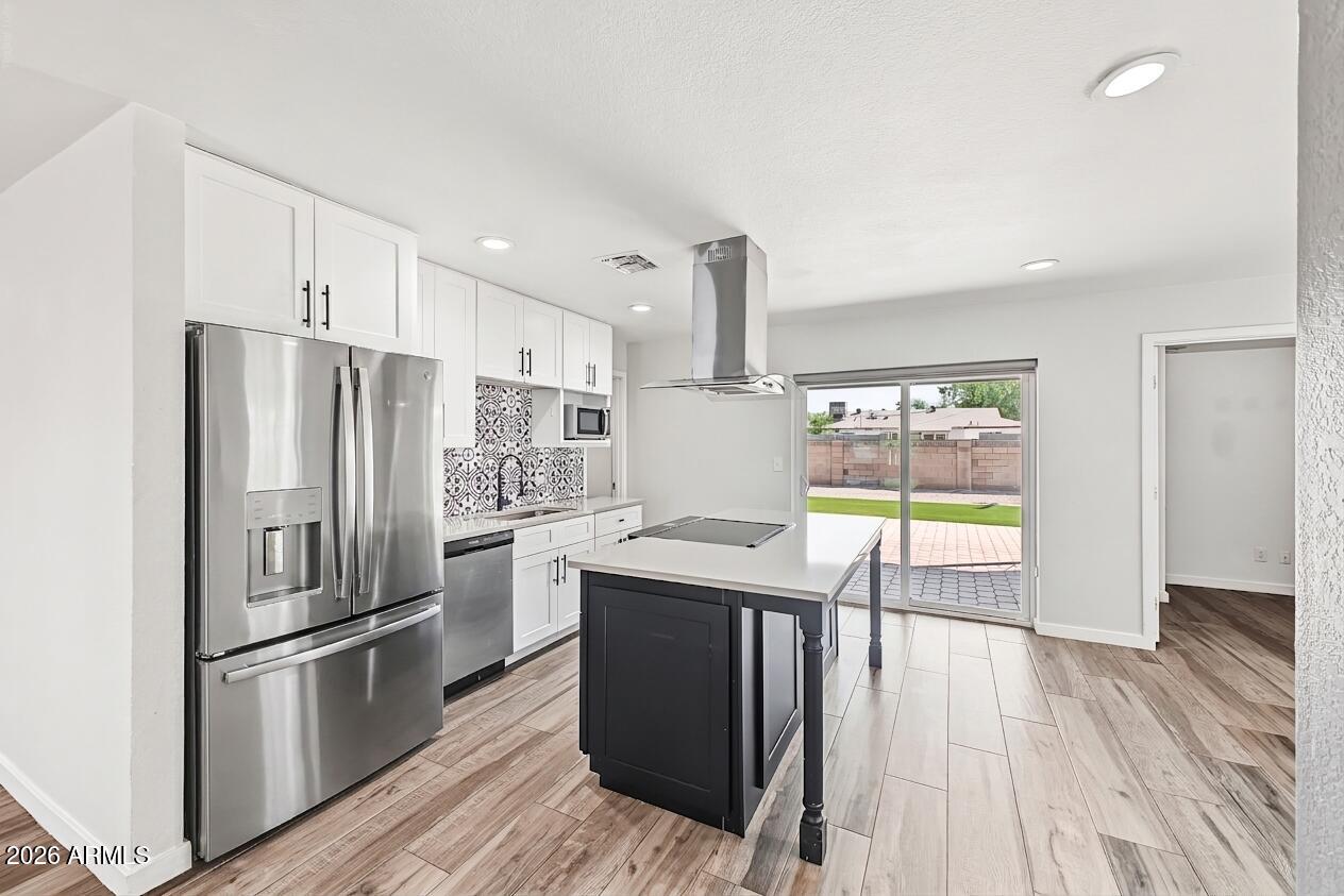 827 West Romo Jones Street Tempe, AZ 85281 - Photo 4 of 31 kitchen