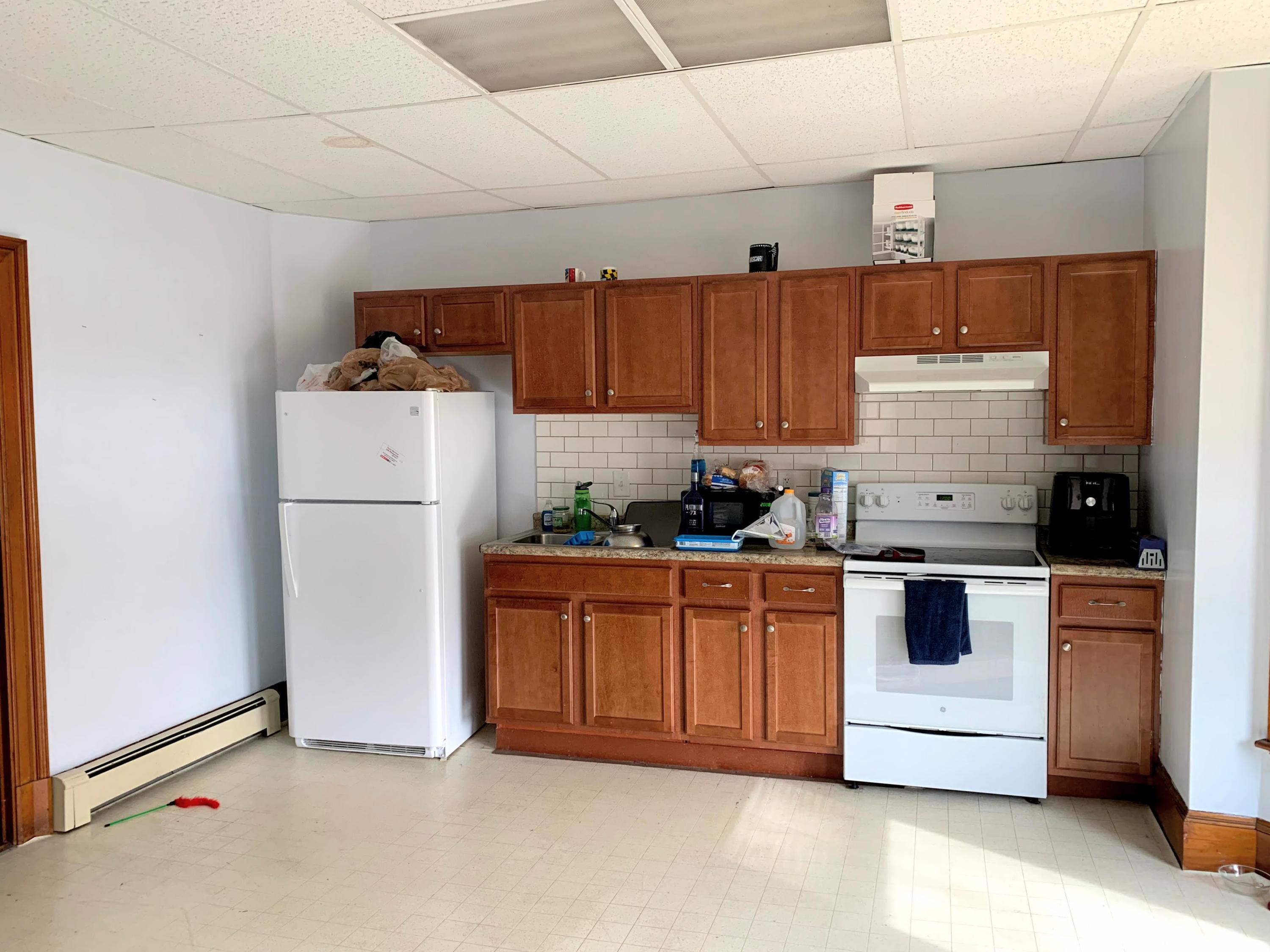 566 Main Street Springvale, ME 04083 - Photo 19 of 27 Unit B-Kitchen