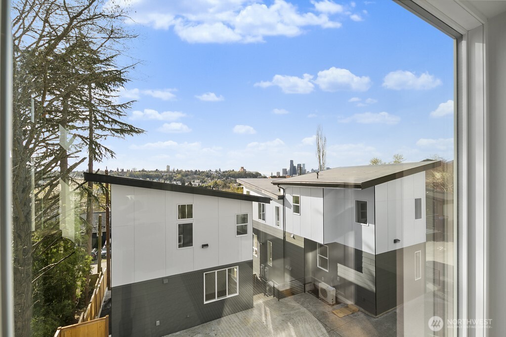 1804 28th Avenue South Seattle, WA 98144 - Photo 14 of 25