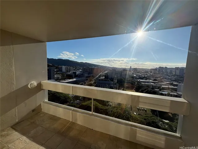 $2,950 | 1212 Punahou Street, Unit 2005, Honolulu, HI 96826