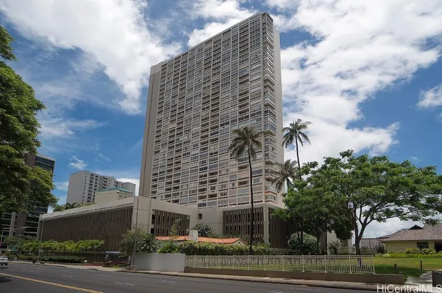 $2,950 | 1212 Punahou Street, Unit 2005, Honolulu, HI 96826