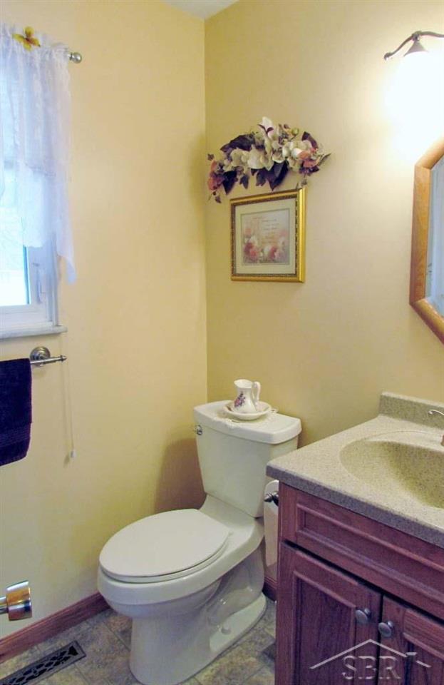 2743 North Stark Road Midland, MI 48642 - Photo 38 of 46 50062567-37.JPG