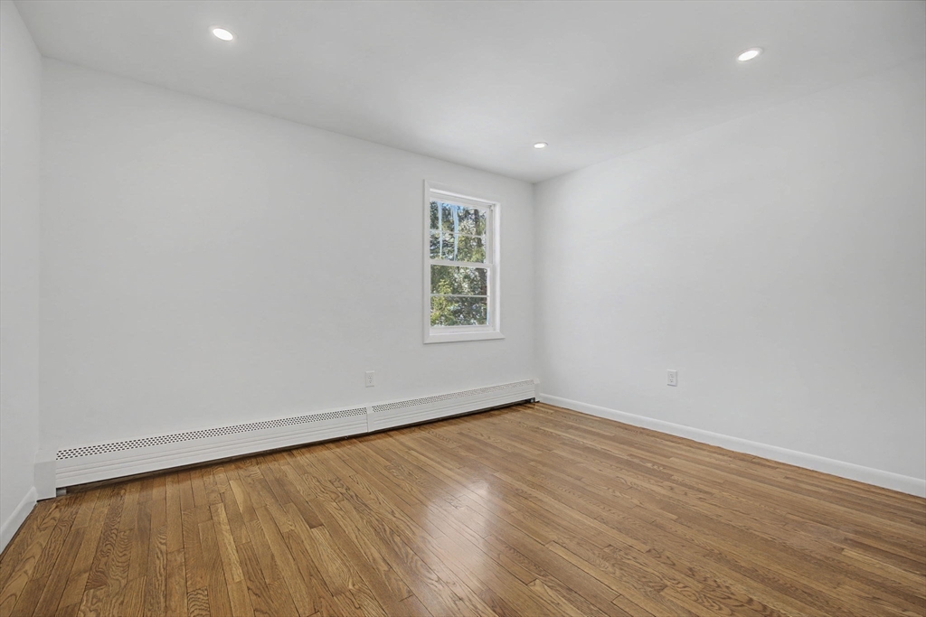 12 Davis Road Merrimack, NH 03054 - Photo 21 of 31