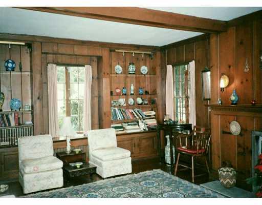 396 Midway Road Mt. Lebanon, PA 15216 - Photo 3 of 8 Gallery Image 3