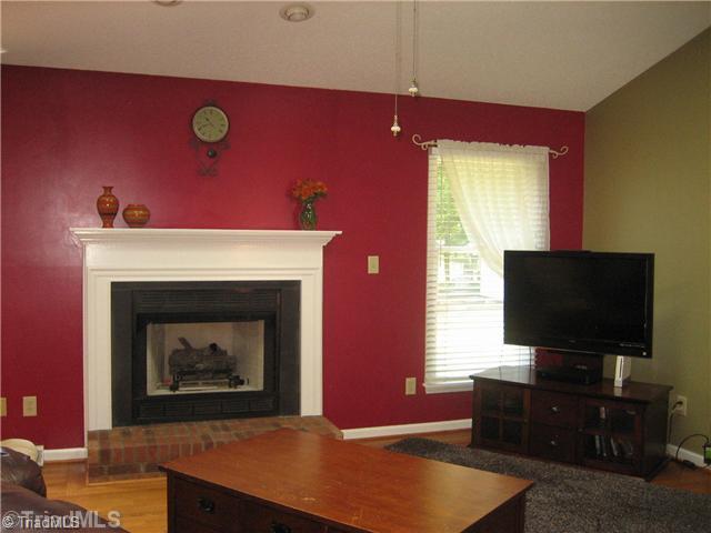 206 Stapleton Way High Point, NC 27265 - Photo 2 of 16 Living Room.