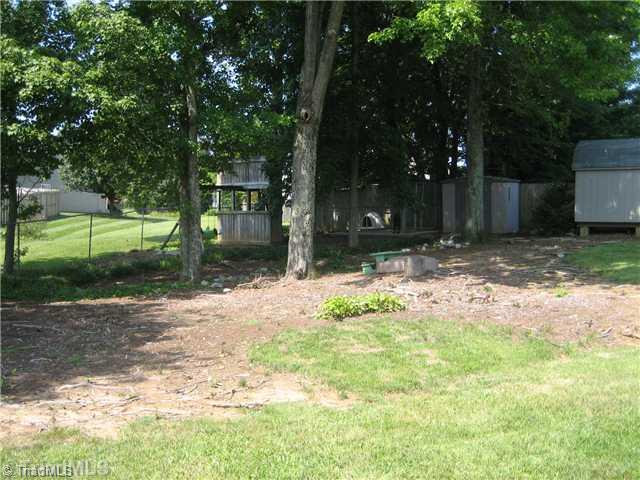 206 Stapleton Way High Point, NC 27265 - Photo 16 of 16 Yard/Garden.